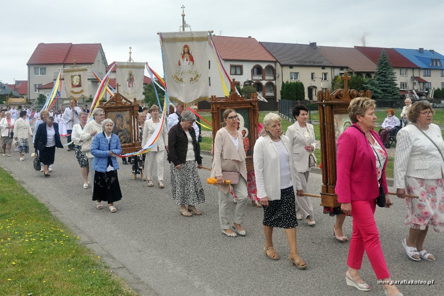 046 Procesja eucharystyczna.jpg